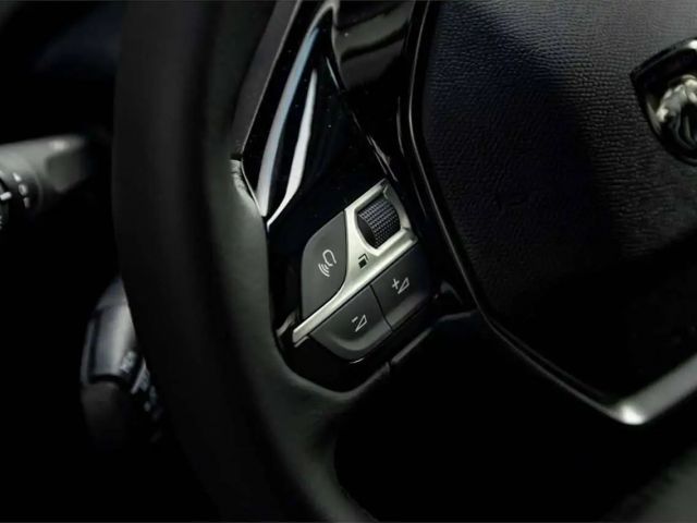 Peugeot 208 Allure Pack