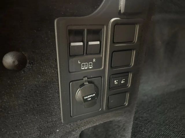 Land Rover Discovery AWD D250