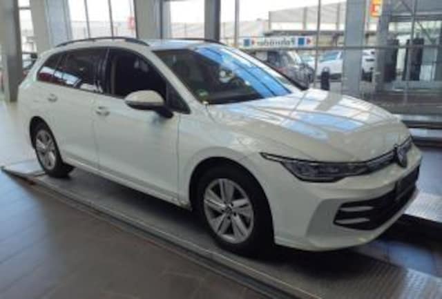 Volkswagen Golf 1.5 eTSI DSG Life Variant