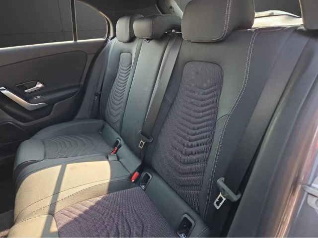 Mercedes-Benz A 200 Progressive