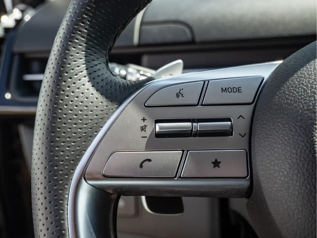 Hyundai Staria Signature