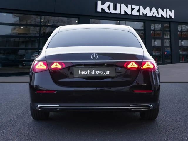 Mercedes-Benz E 200 AVANTGARDE E 200 d Sedan