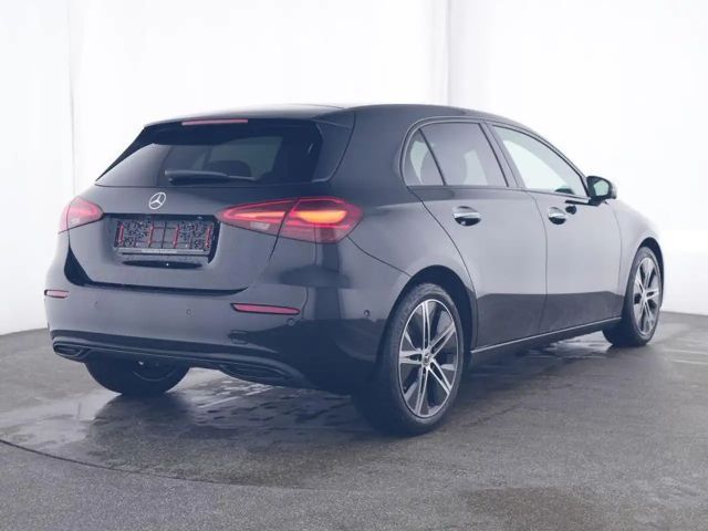 Mercedes-Benz A 180 , 7G-DCT, Progr. Adv. Plus, Night-Paket, Totwin...