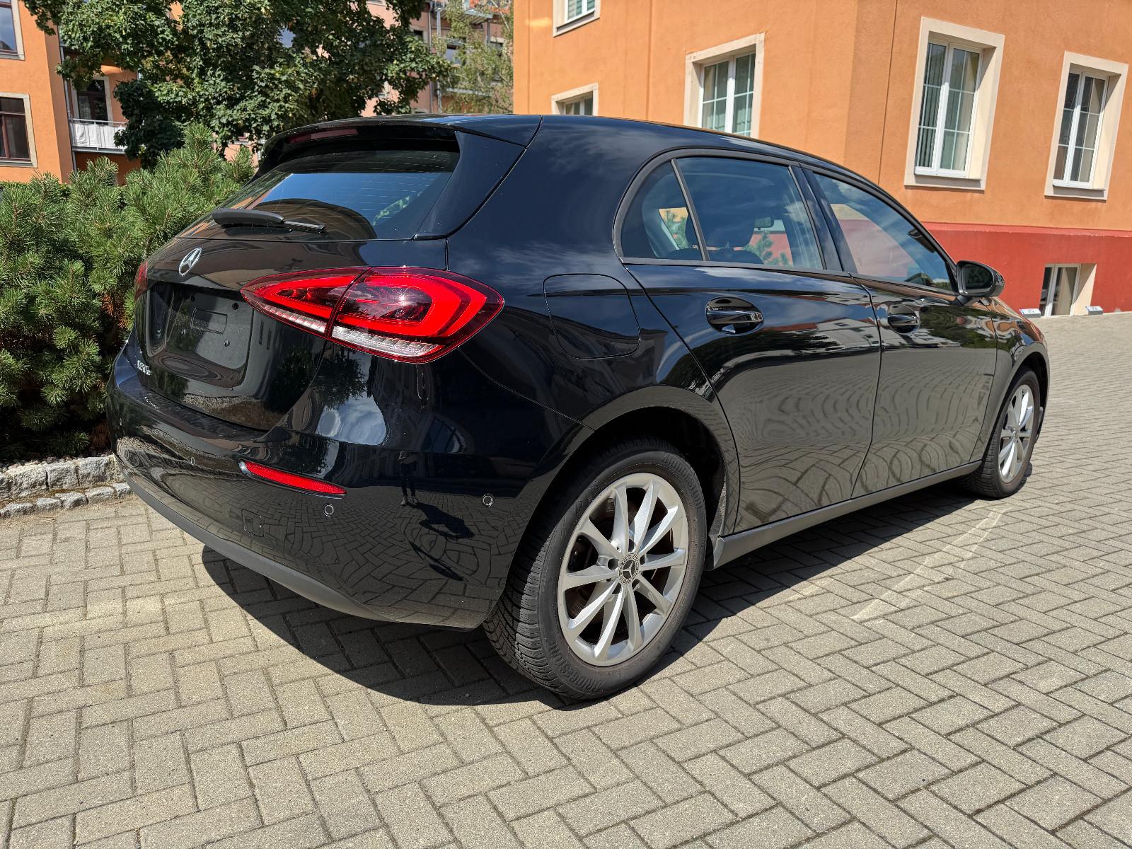 Mercedes-Benz A 250 A 250 e