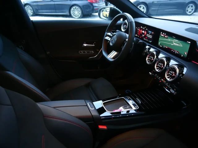 Mercedes-Benz CLA 200 AMG Line Sedan