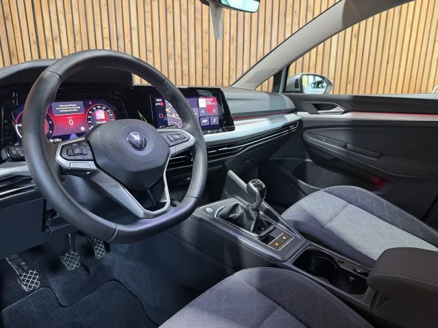 Volkswagen Golf Life Variant