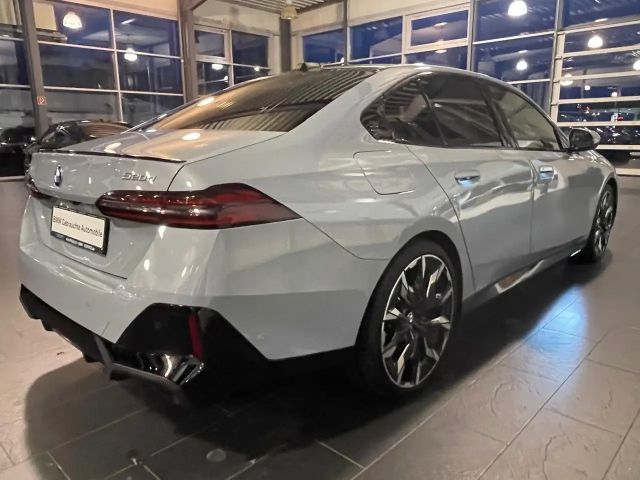 BMW 520 520d M-Sport Sedan