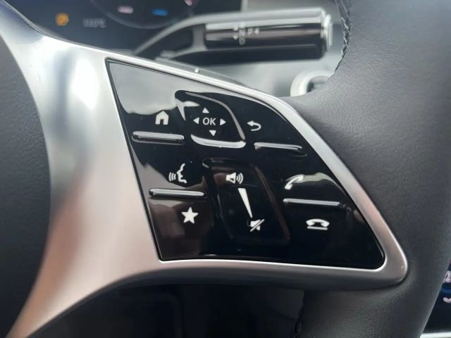 Mercedes-Benz C 180 AVANTGARDE Sedan