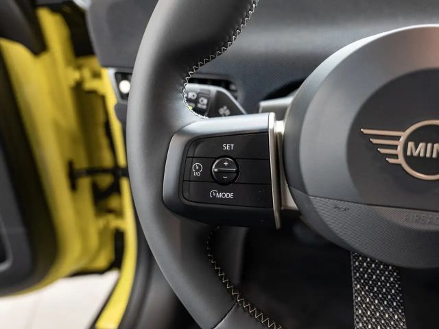 MINI Cooper E Classic Trim HUD LED PDC KEYLESS