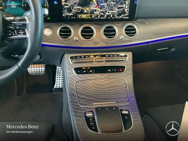 Mercedes-Benz E 220 AMG Line E 220 d Sedan