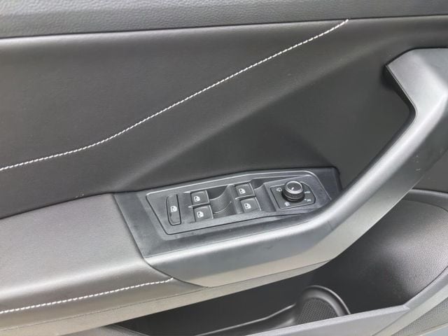 Volkswagen T-Roc 2.0 TSI DSG R-Line