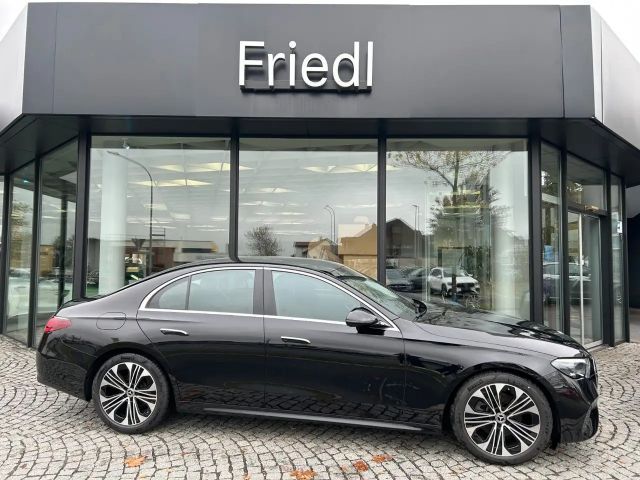 Mercedes-Benz E 220 E 220 d Sedan