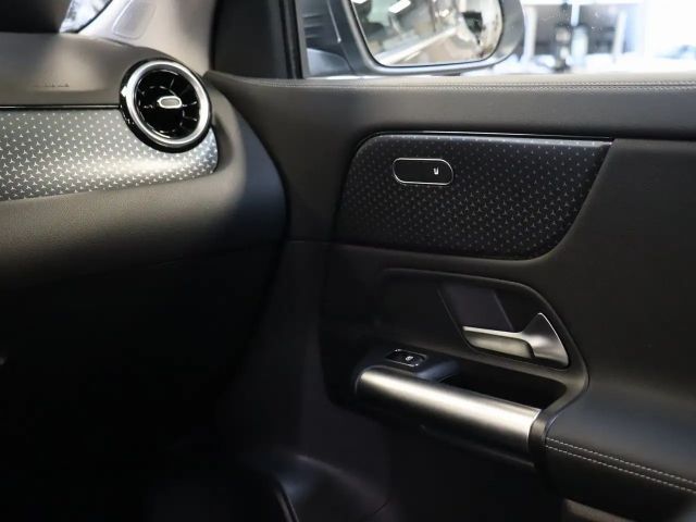 Mercedes-Benz GLA 180 Progressive