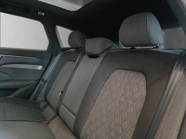 Audi A6 Avant Quattro S-Tronic