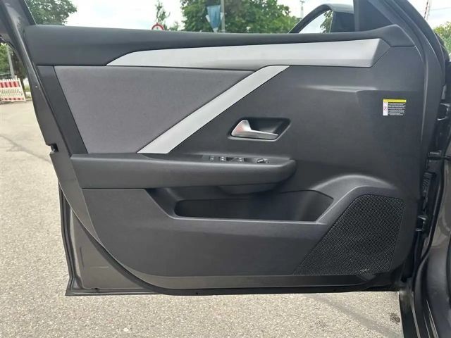 Opel Astra 1.2 Turbo Business Edition Turbo