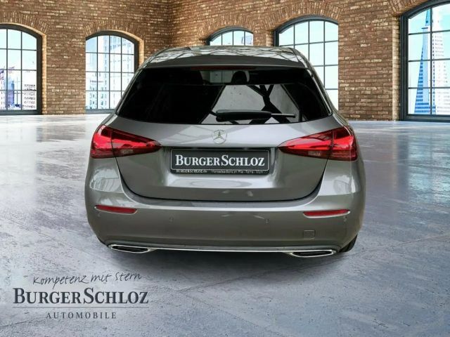Mercedes-Benz A 180 W-Paket KAM PDC SpurH LM Navi AUT KlimaA