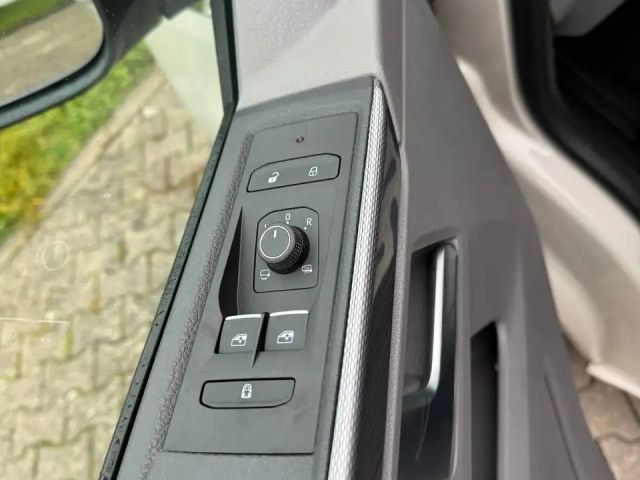 Volkswagen Caravelle 2.0 TDI Highline T6