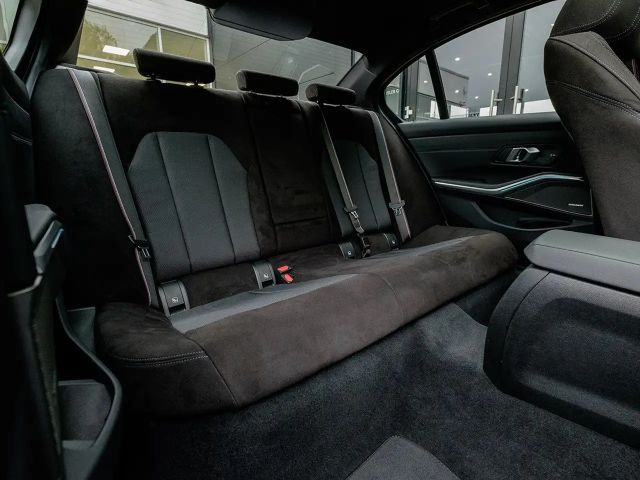 BMW 330 330e M-Sport Sedan xDrive