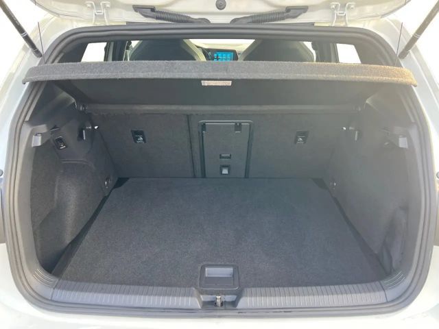 Volkswagen Golf DSG IQ.Drive R-Line