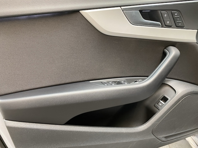 Audi A4 40 TFSI S-Tronic Sedan