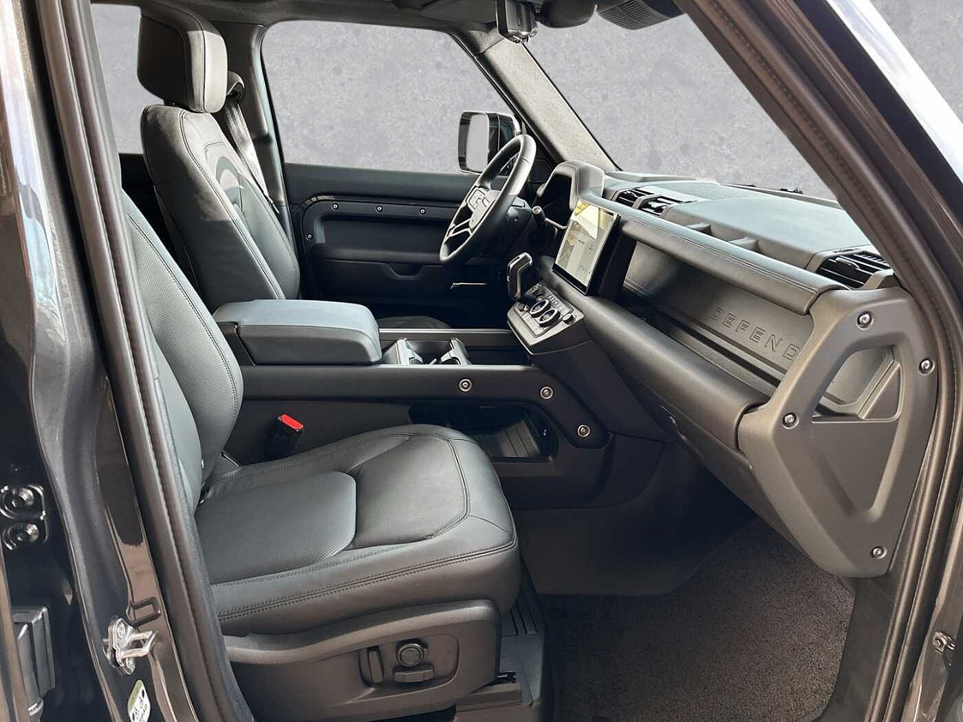 Land Rover Defender 110 Dynamic HSE