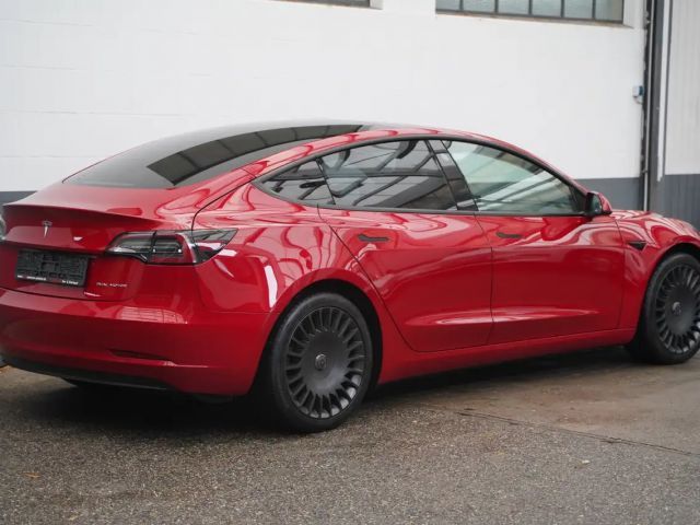 Tesla Model 3 AWD Long Range