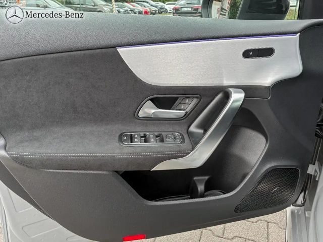 Mercedes-Benz A 180 AMG Line