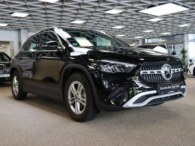 Mercedes-Benz GLA 180 GLA 180 d