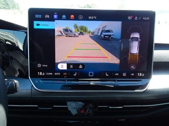 Volkswagen Golf 1.5 eTSI DSG