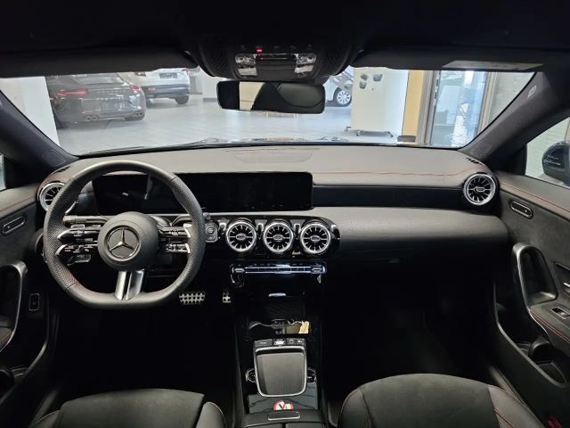 Mercedes-Benz CLA 180 AMG Line Coupé