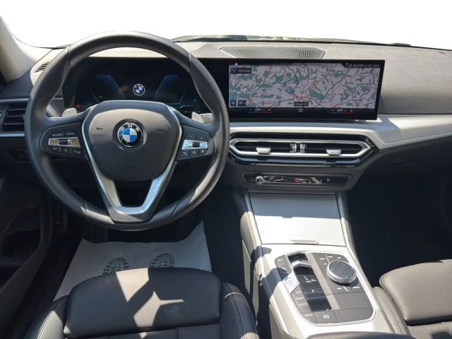 BMW 320 320i Sedan xDrive