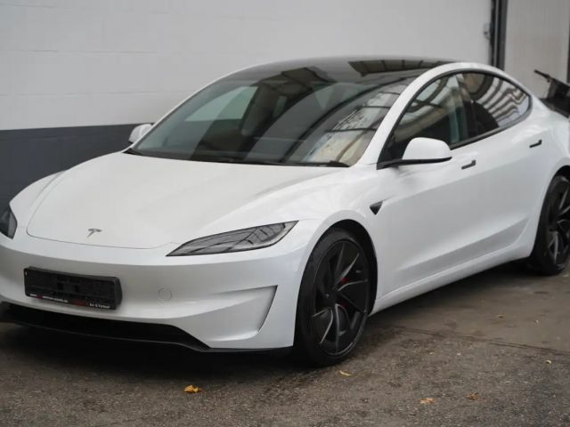 Tesla Model 3 Performance