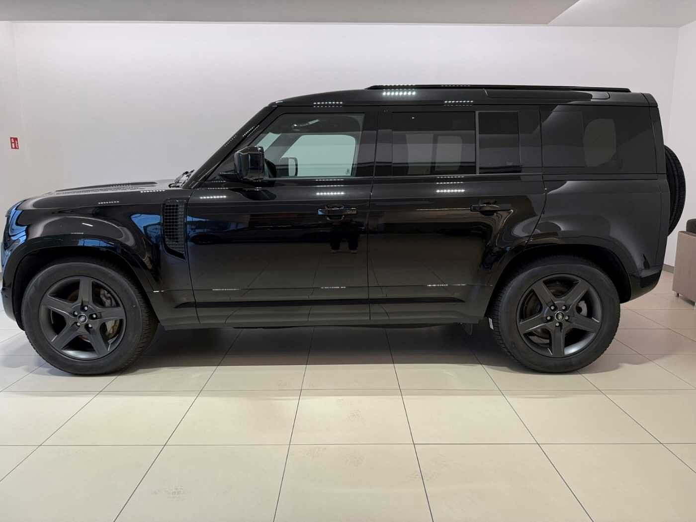 Land Rover Defender 110 Dynamic SE