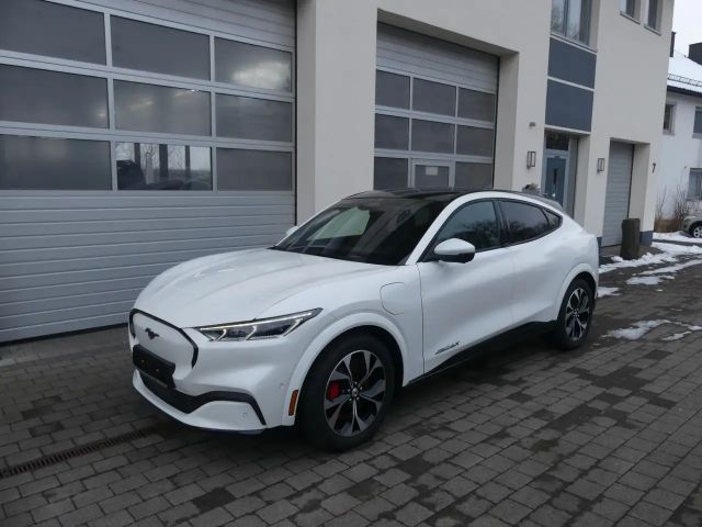 Ford Mustang Mach-E AWD Premium