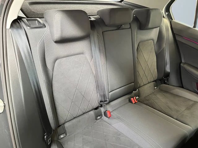 Volkswagen Golf 1.5 eTSI DSG Golf VIII Style