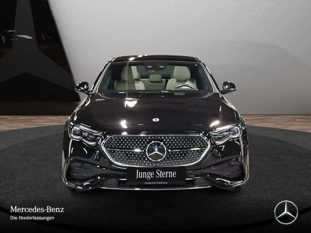 Mercedes-Benz E 200 AMG Line Sedan