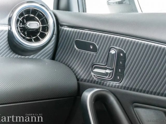 Mercedes-Benz A 200 Hatchback Progressive