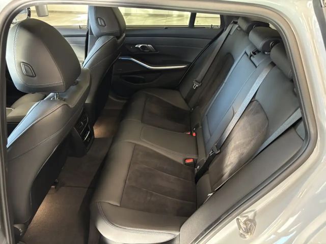 BMW 320 320d M-Sport Touring xDrive