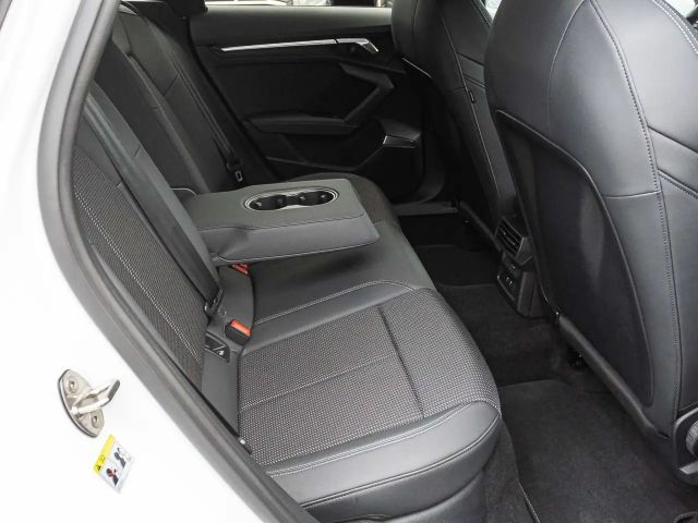 Audi A3 30 TDI S-Line S-Tronic Sedan