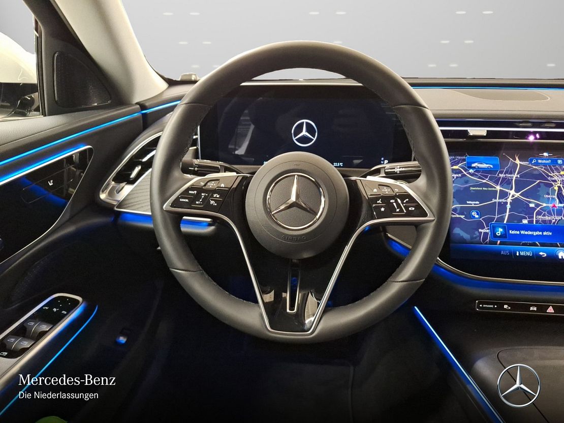 Mercedes-Benz E 200 AVANTGARDE Sedan