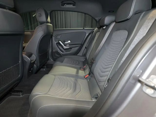 Mercedes-Benz A 200 A 200 d Progressive