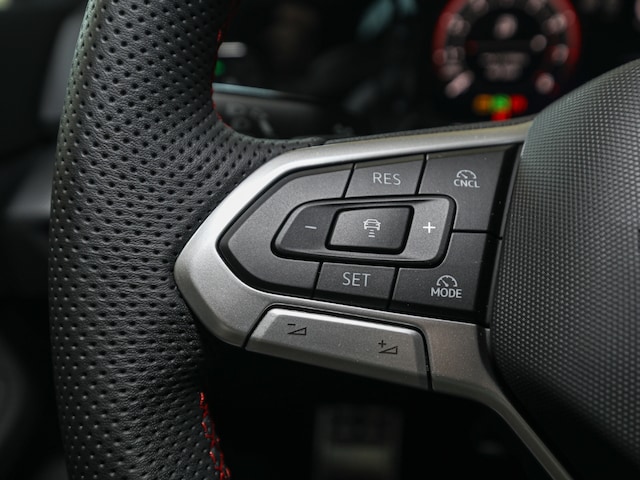 Volkswagen Golf 2.0 TSI DSG Golf VIII