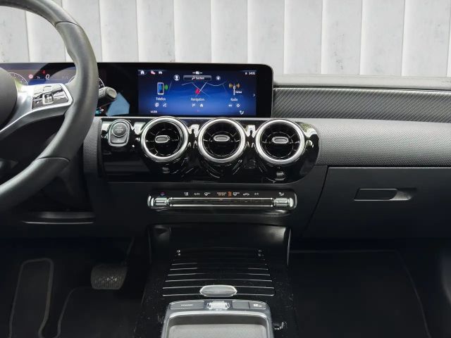 Mercedes-Benz CLA 180 Progressive