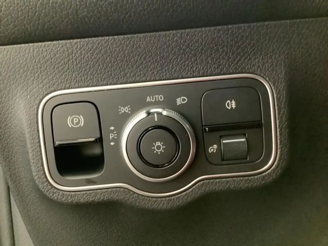 Mercedes-Benz GLB 220 4MATIC AMG Line