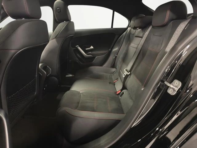 Mercedes-Benz A 180 AMG Line