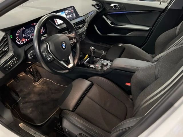 BMW 116 116i Sedan Sport Line