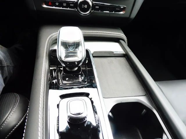 Volvo V90 Cross Country AWD Plus