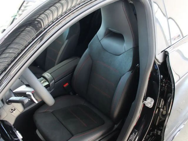 Mercedes-Benz CLA 200 AMG Line Coupé