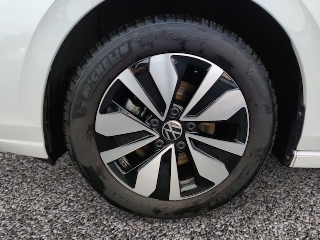 Volkswagen Golf 1.5 eTSI DSG Golf VIII