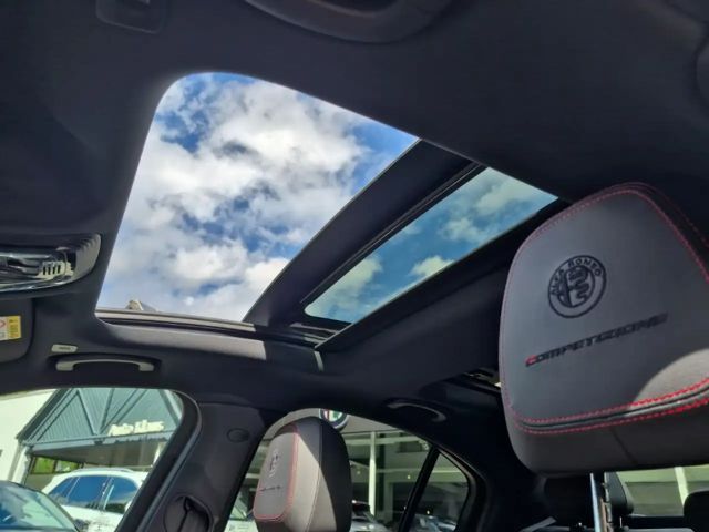 Alfa Romeo Giulia Q4